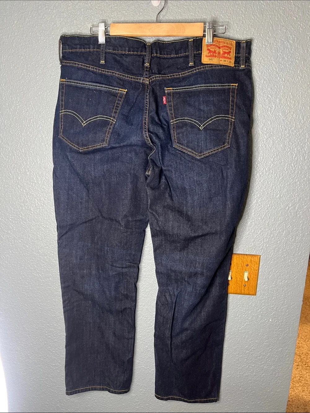 Levi's 541 Men's Jeans Blue 38x30 Dark Wash Denim 5-Pocket Cotton Blend